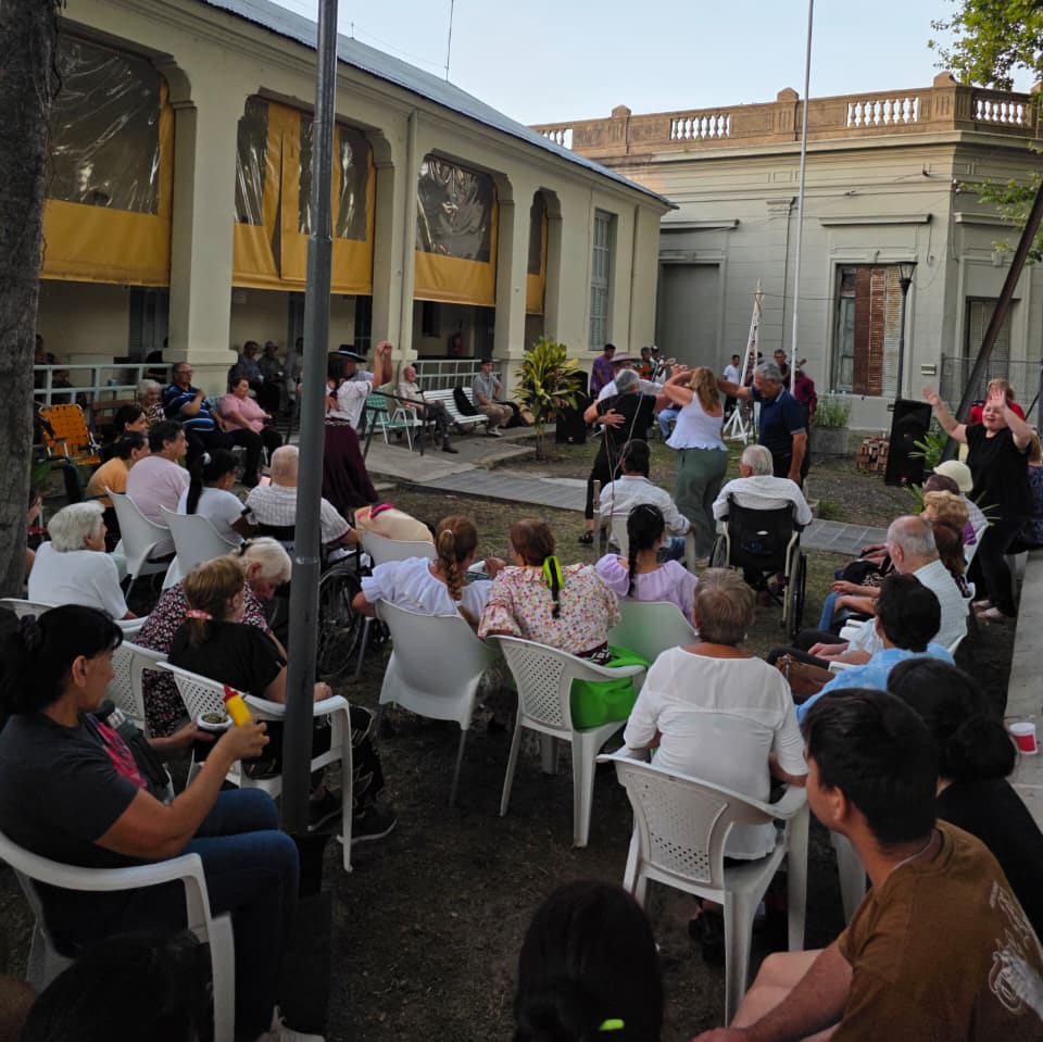El Hogar de Ancianos vivió una Gran Serenata Navideña
